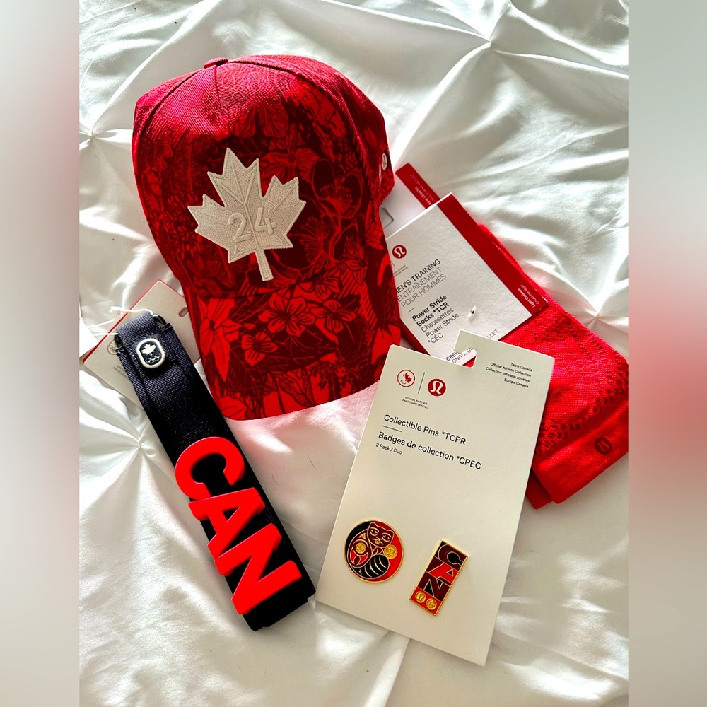 BNWT LuluLemon Canada Olympic accessory pack